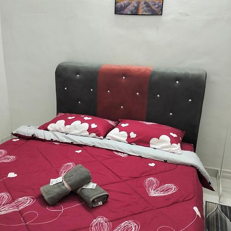 סרי איסקנדר Anggun Homestay מראה חיצוני תמונה