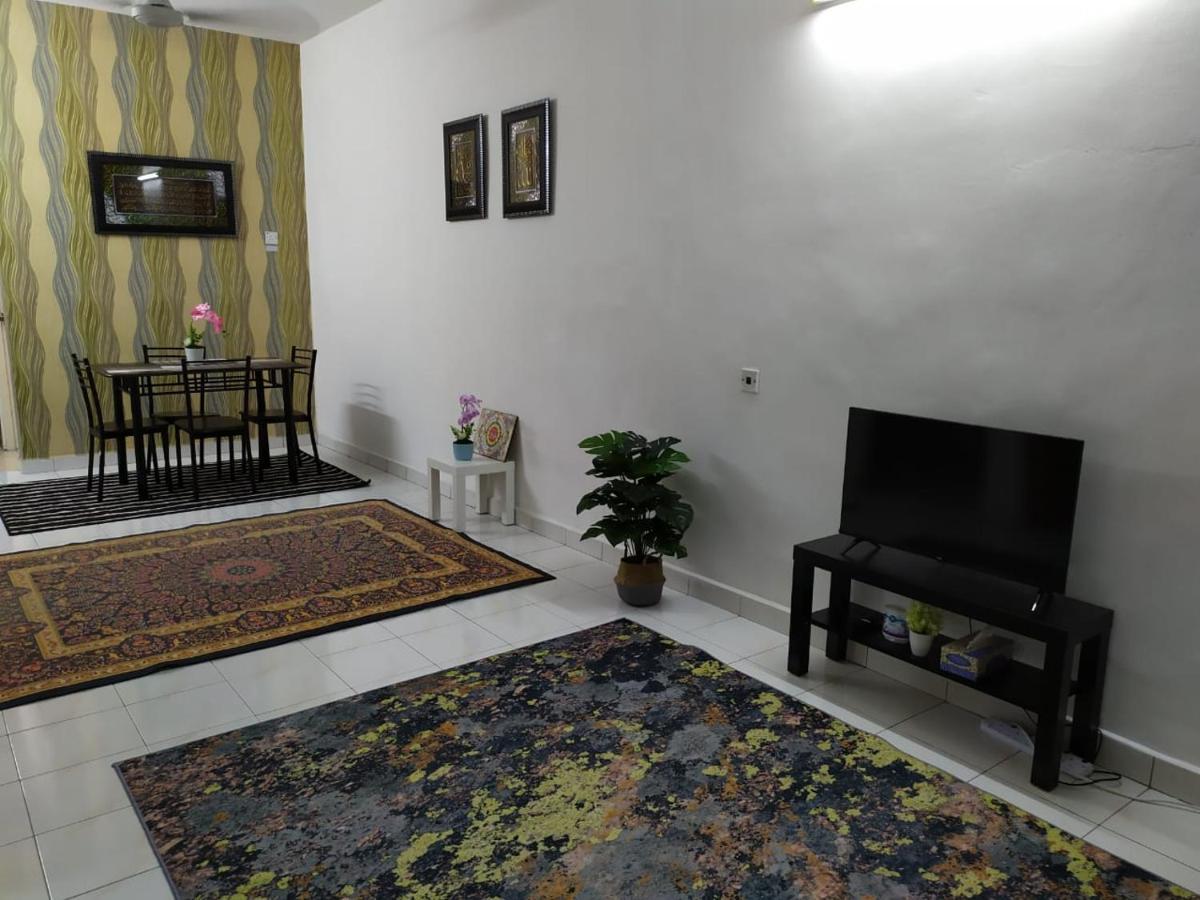סרי איסקנדר Anggun Homestay מראה חיצוני תמונה