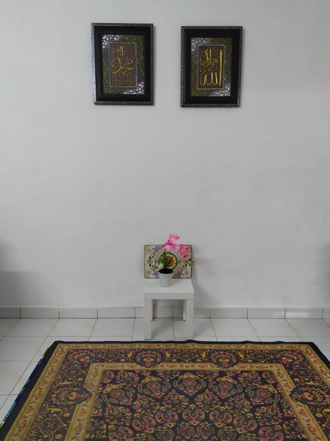 סרי איסקנדר Anggun Homestay מראה חיצוני תמונה